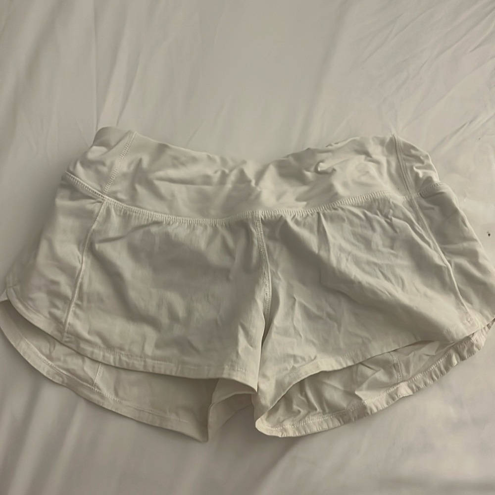 Lululemon size 4 speed up lined short 2.5”